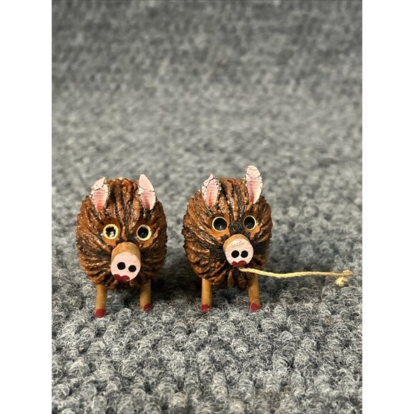 Anthropomorphic Pig Salt Pepper Shakers Walnut Small MCM Folk Art - Picture 2 of 9